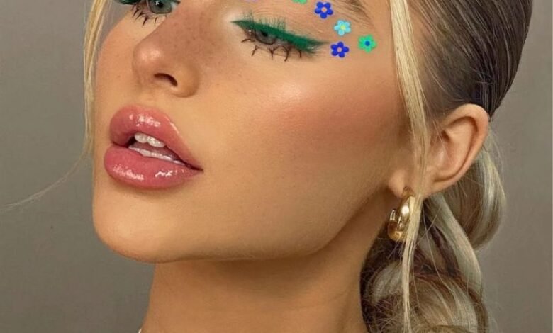 24 Festive Eye Makeup Ideas for 2024: Glitter, Gems, and Bold Colors for Every Celebration!