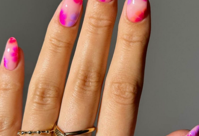 39 Jaw-Dropping Hot Pink Nails That Scream Fun And Flirty!