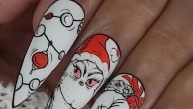 25 Grinch Nails for a Festive Look: Creative and Fun Holiday Nail Art Ideas for Christmas