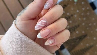 24 Simple Winter Nails Designs: Cute, Short, Acrylic, and Almond Ideas for an Elegant Winter Look